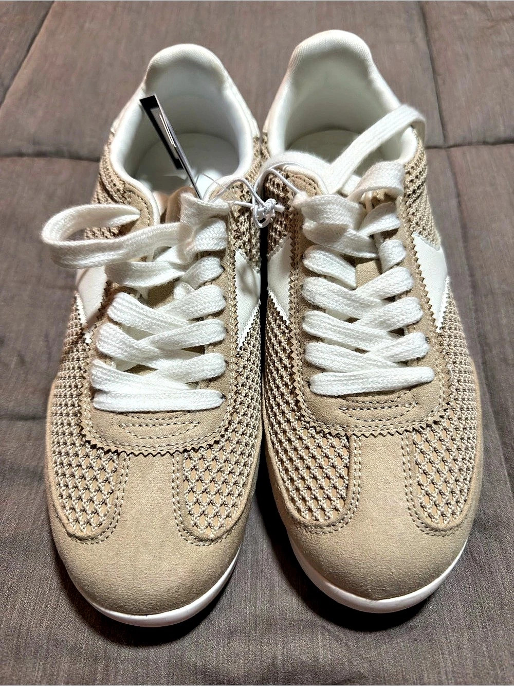 Universal Thread Women's Sneakers Beige & White US 7 NWT